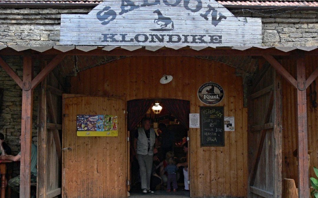 Saloon Klondike, Luže